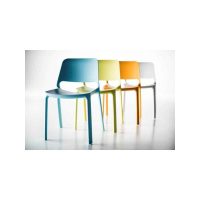 Műanyag székek beltérre és kültérre